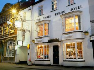 Three Swans Hotel